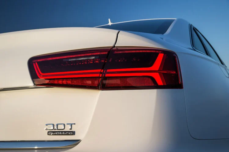 audi a6 c7 jav amerika galas galinis zibintas