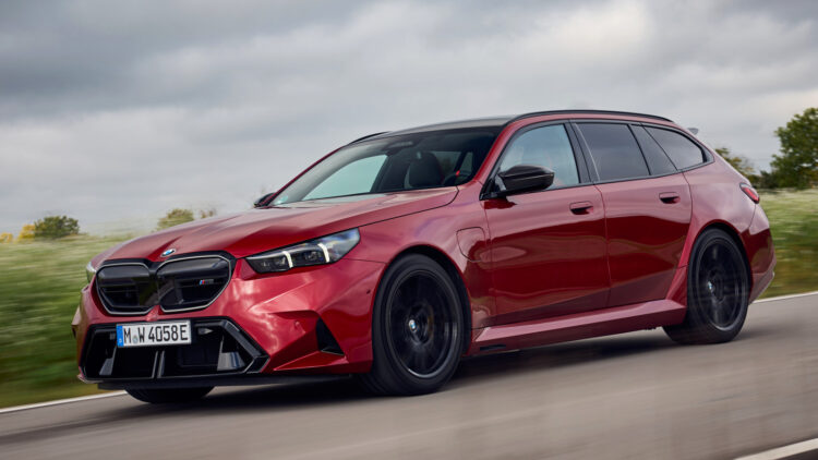 bmw m5 touring priekis kampu 2025
