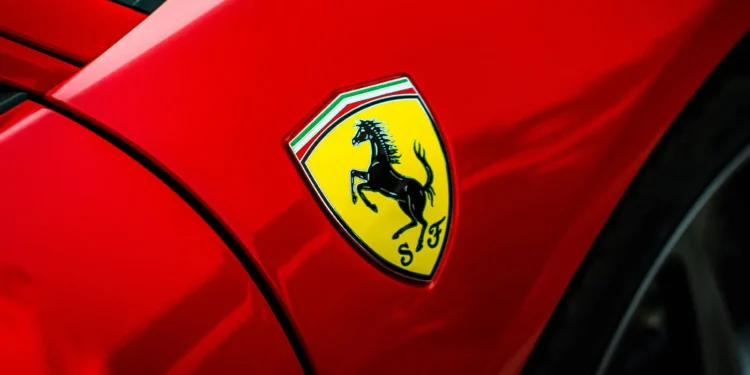 ferrari elektromobilis elektromobiliai logotipas