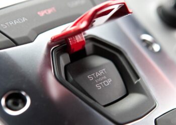 lamborghini variklio paleidimo mygtukas