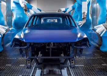melynos spalvos automobilis dazymas dazykla automobiliu spalvos
