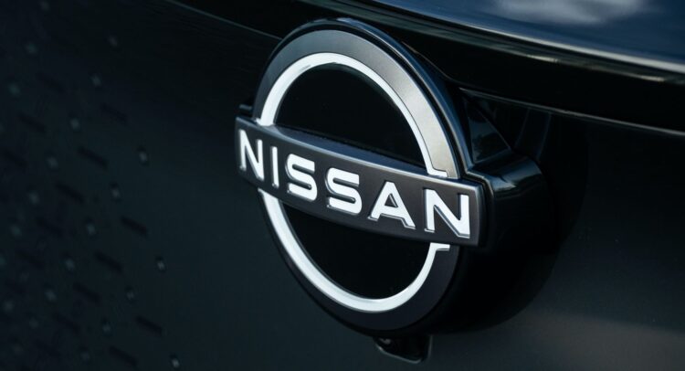 nissan logotipas