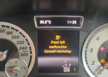 oro pagalviu klaida automobilio prietaisu skydelyje