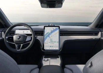 volvo ex90 automobilio interjeras Volvo vairuotojai pirmieji gaus Android 15 štai kodėl