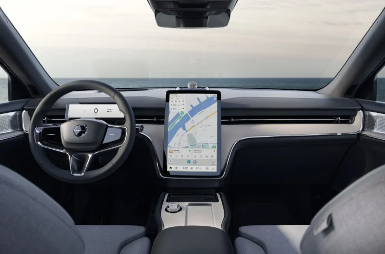 volvo ex90 automobilio interjeras Volvo vairuotojai pirmieji gaus Android 15 štai kodėl