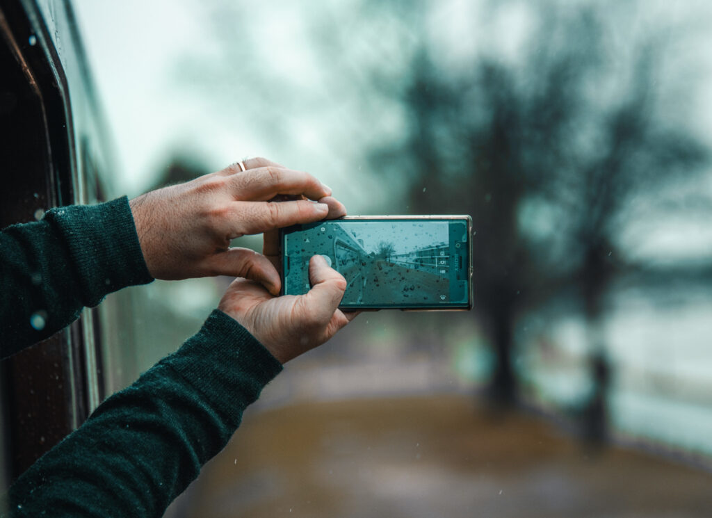 Ar galima filmuoti policijos pareigūnus per reidą vairuotojas filmuoja video telefonu filmavimas telefonas