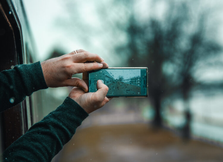 Ar galima filmuoti policijos pareigūnus per reidą vairuotojas filmuoja video telefonu filmavimas telefonas