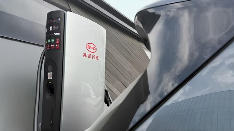 Greitesnis nei degalų pylimas BYD diegia 15 tūkst. 1 MW įkroviklių byd 10c ikroviklis