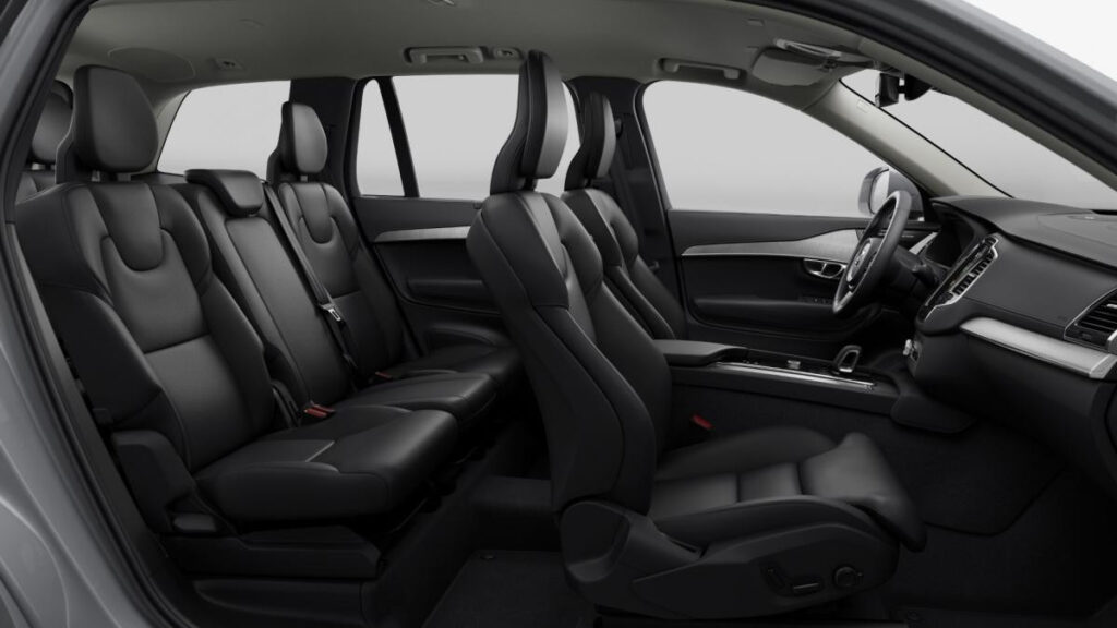 Volvo XC90 B5 AWD interjeras priekines ir galines sedynes