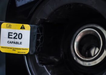 e20 benzinas degali kuras automobilio degalu bako anga bakas