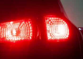 galinis automobilio zibintas