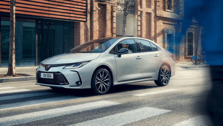toyota corolla hybrid hibridinis automobilis