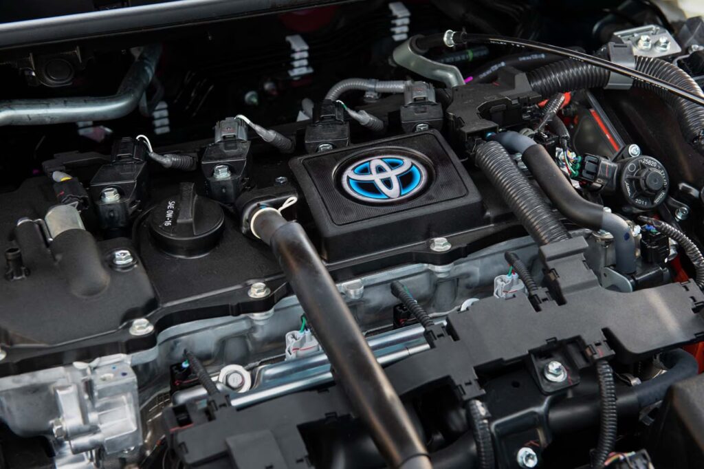 toyota corolla hybrid variklis