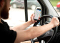 vairuotojas naudojasi zemelapiu zemelapis gps sutrikimai lietuvoje
