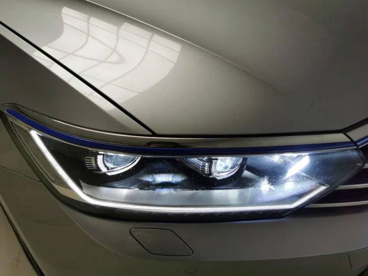 volkswagen passat b8 priekinis zibintas