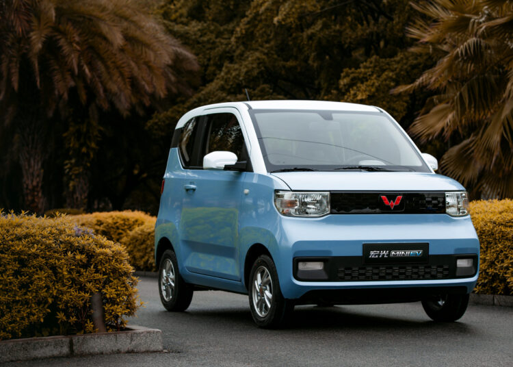 wuling mini elektromobilis
