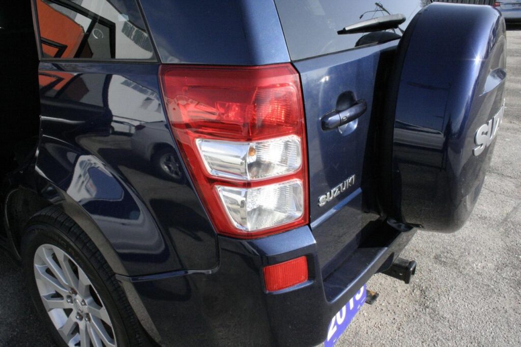 Suzuki Grand Vitara 2013 galinis zibintas