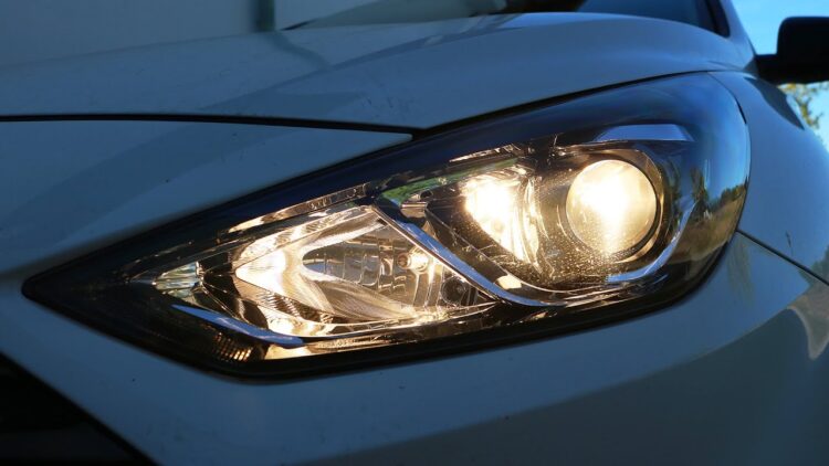 hyundai i30 priekinis zibintas