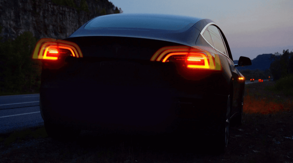 tesla avariniai zibintai