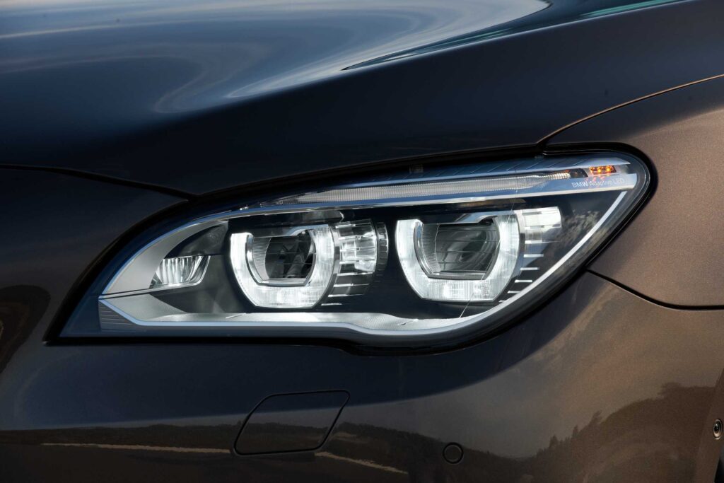bmw 7 priekinis zibintas