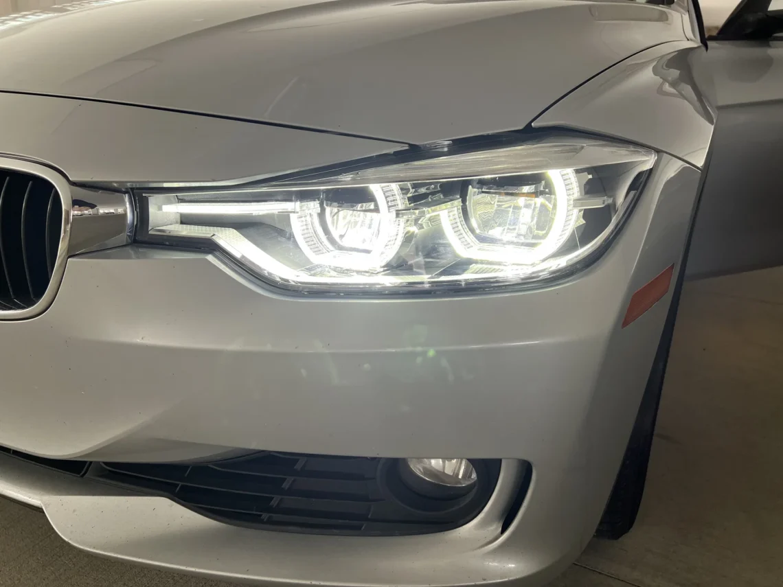 Visi bijo dyzelino kainos, o šis BMW sunaudoja mažiau nei mažylis miesto automobilis 1 bmw f30 priekinis zibintas