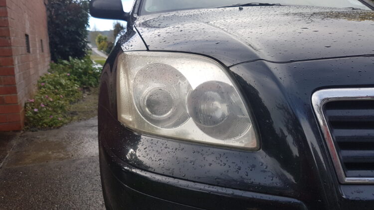 toyota avensis priekinis zibintas