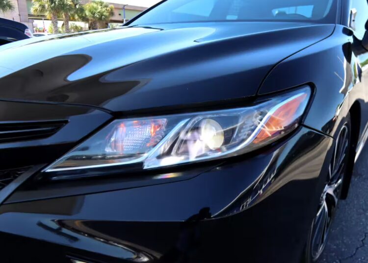 toyota camry priekinis zibintas