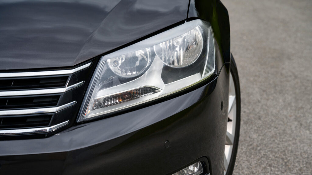 volkswagen passat b7 priekinis zibintas