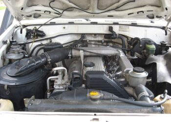 Toyota Land Cruiser 70 serijos visureigis su 1HZ varikliu