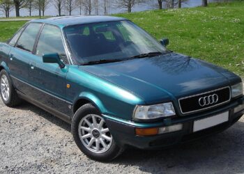 Audi 80 B4 atsparus senas automobilis