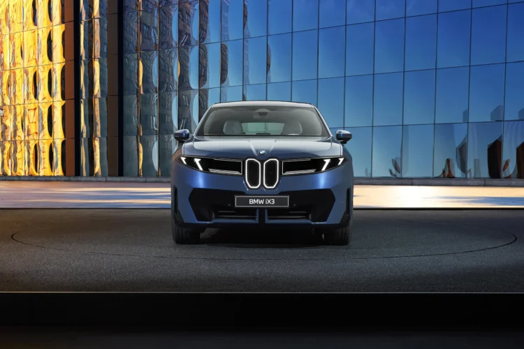 BMW iX3