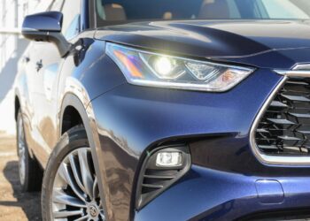 toyota highlander priekinis zibintas