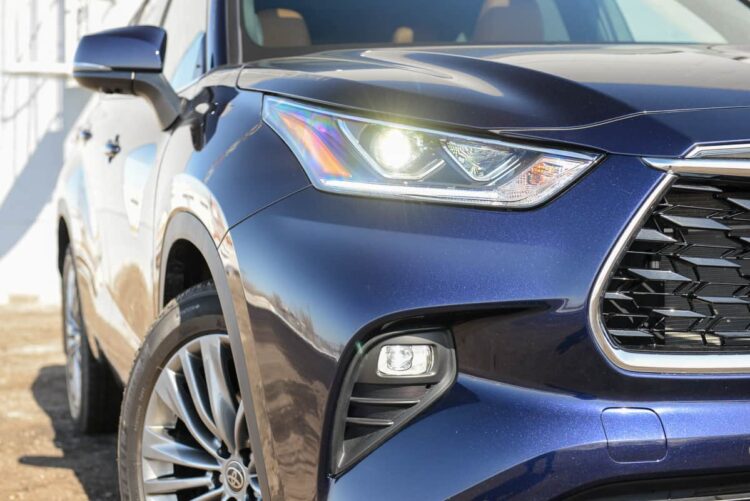 toyota highlander priekinis zibintas