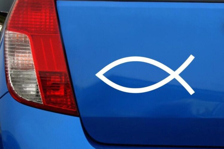 zuvies simbolis ant automobilio 1