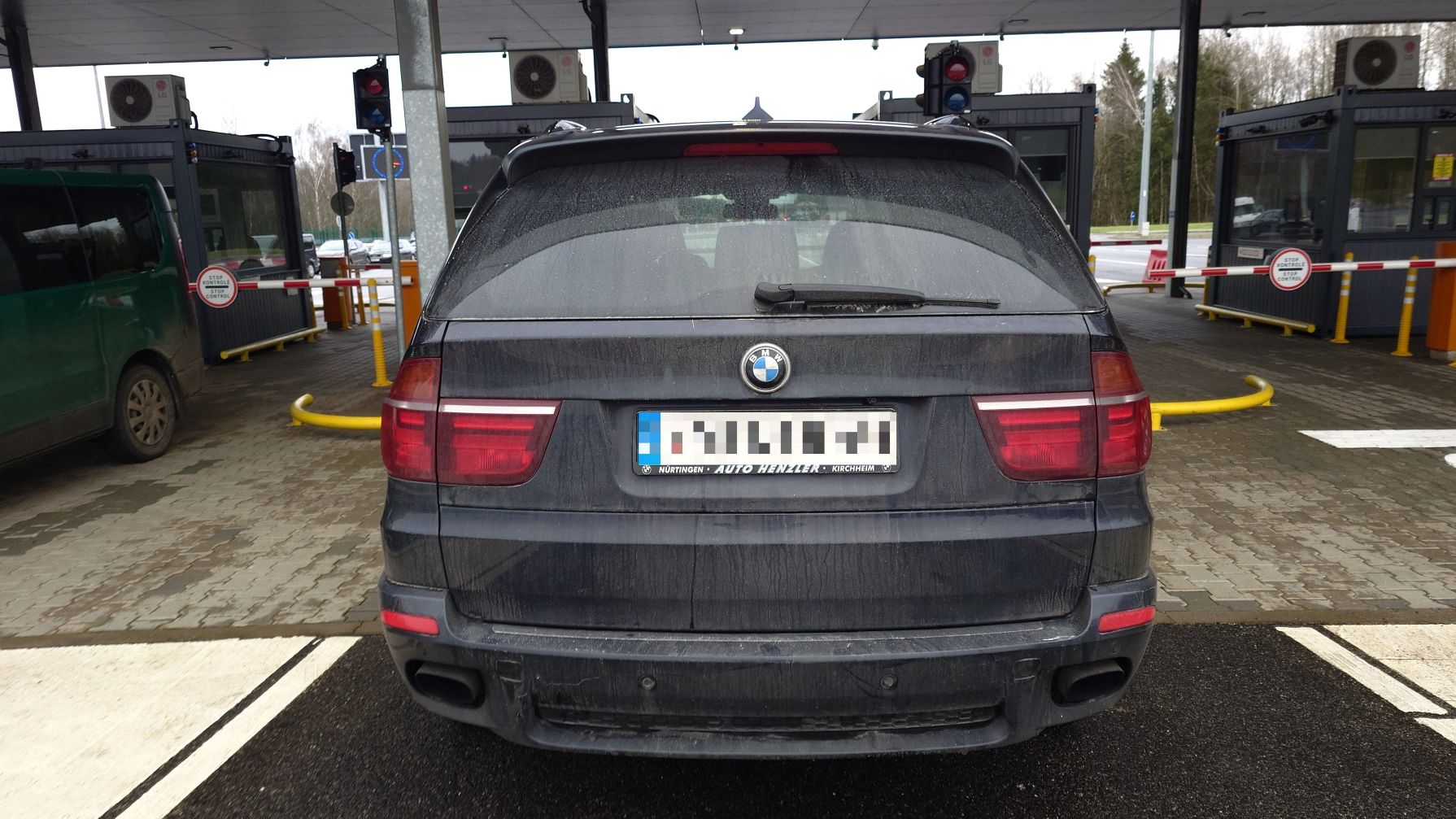 BMW X5 sulaikytas Medininkų pasienio kontrolės punkte