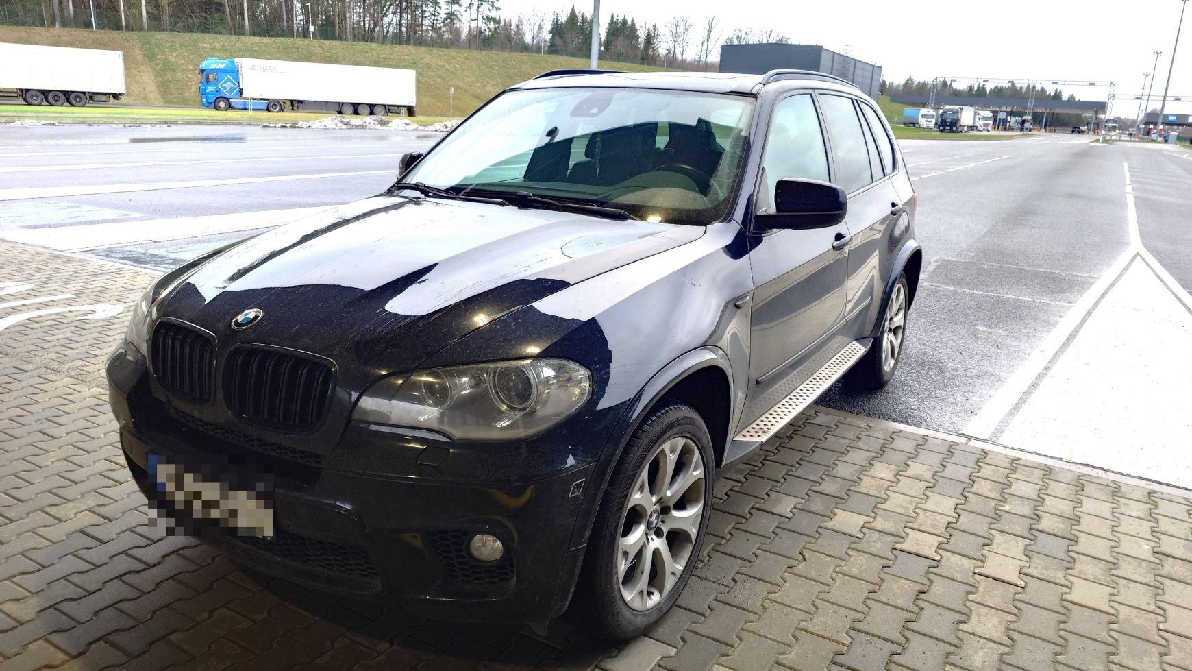 BMW X5 sulaikytas Medininkų pasienio kontrolės punkte