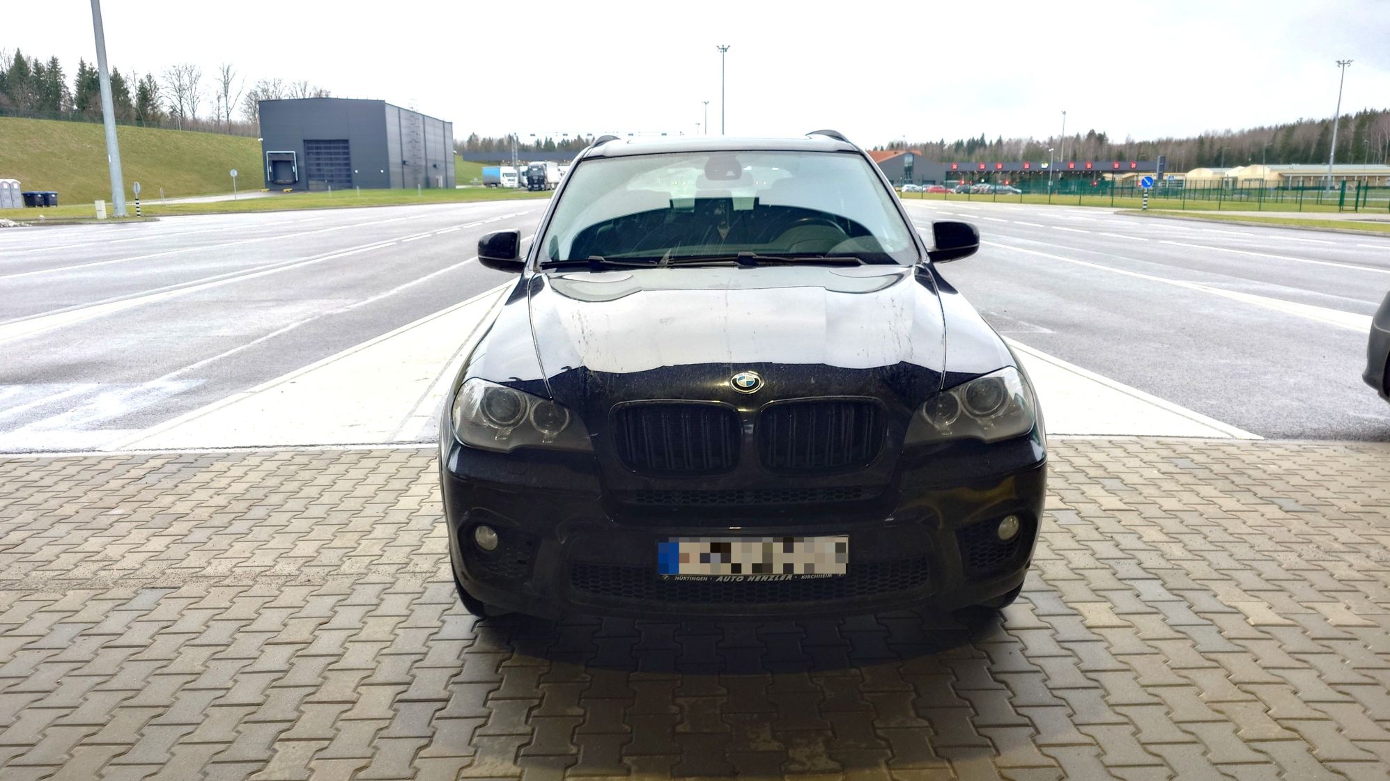 BMW X5 sulaikytas Medininkų pasienio kontrolės punkte