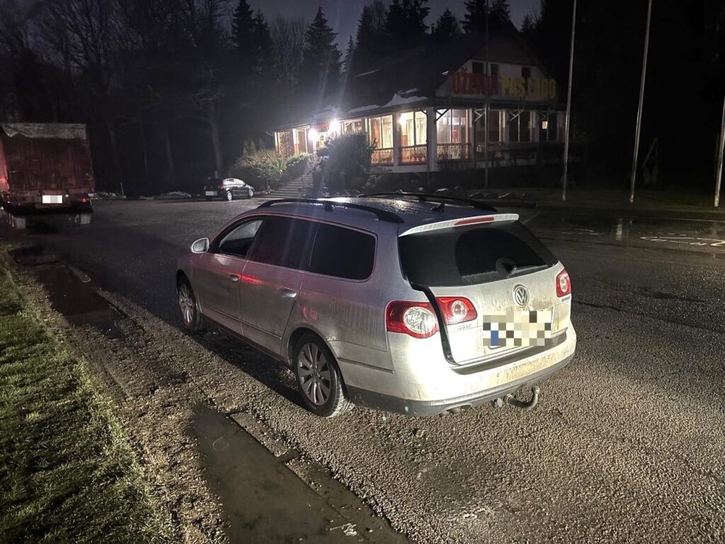 Automobilyje VW Passat rasti nelegalūs cigarečių blokai