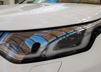 Land Rover Discovery Sport priekinis zibintas