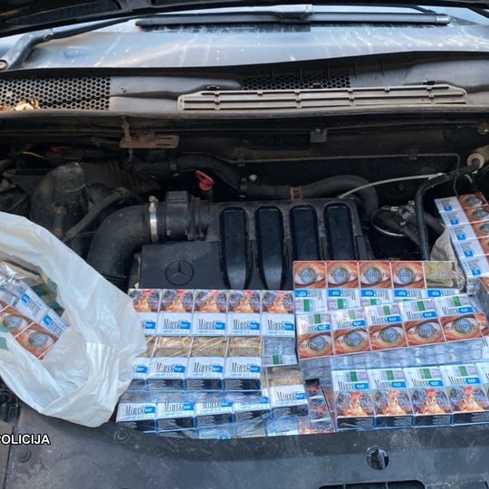 Lietuvos policijos pareigunai tikrinimo metu 2