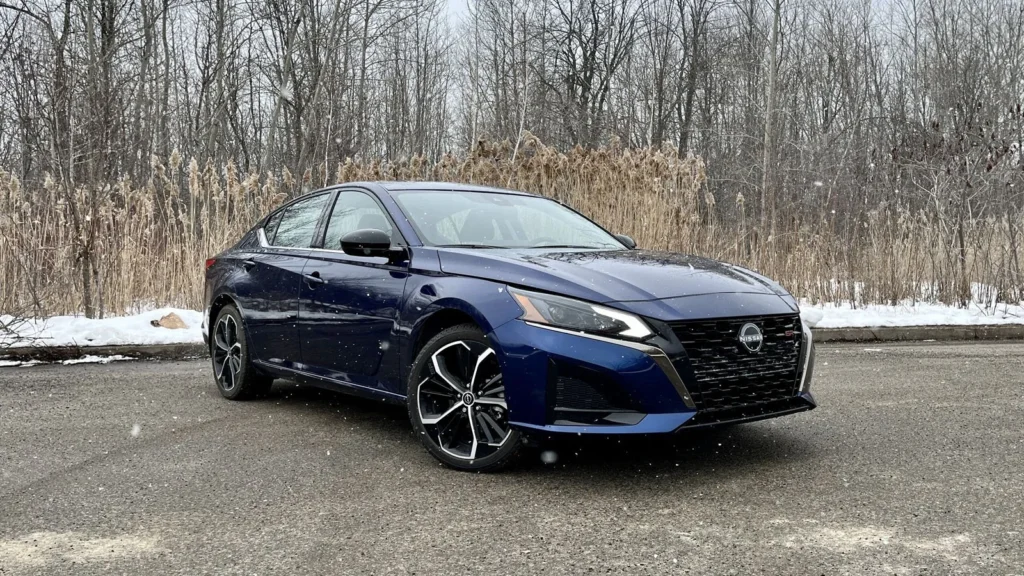 5 geriausi šeimos sedanai 2026 metais: kai norisi erdvės, saugumo ir mažesnių sąnaudų 6 Nissan Altima