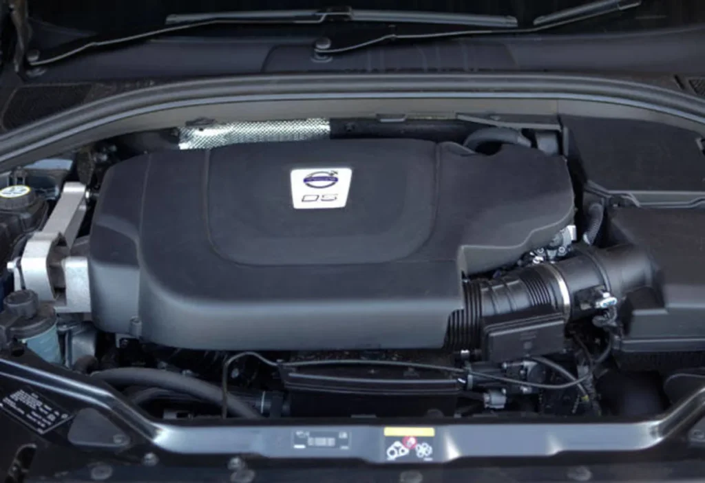 Volvo XC60 su D5 dyzeliu: kokios brangios bėdos gresia pirkėjams 2 Volvo XC60 II D5 variklis