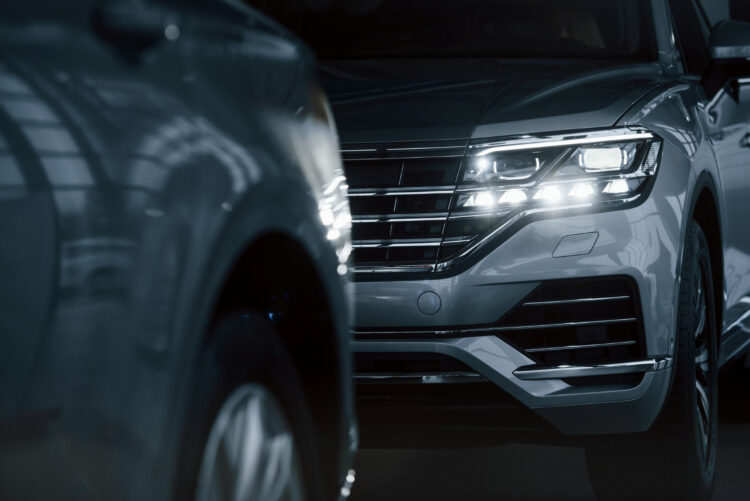 automobiliai visureigis zibintas