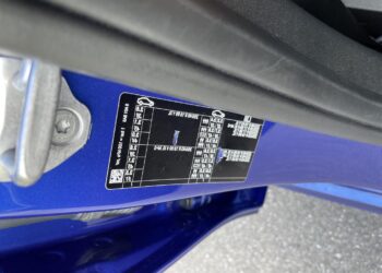 bmw padangu slegio lipdukas duryse