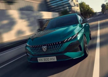 Atšviežintas „Peugeot 308“: hibridas, kuris telpa į 5,5 l/100 km 3 peugeot-e-308-facelift-2025
