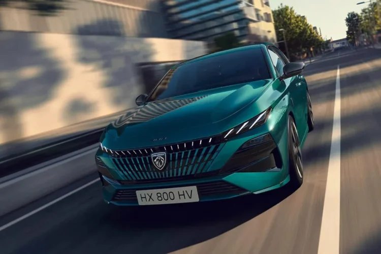 Atšviežintas „Peugeot 308“: hibridas, kuris telpa į 5,5 l/100 km 1 peugeot-e-308-facelift-2025