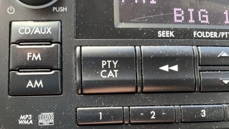 pty af radijo mygtukai automobilyje