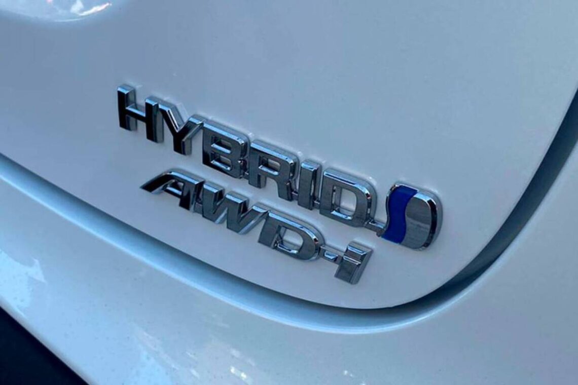 toyota yaris cross hybrid awd