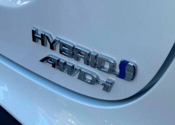 toyota yaris cross hybrid awd