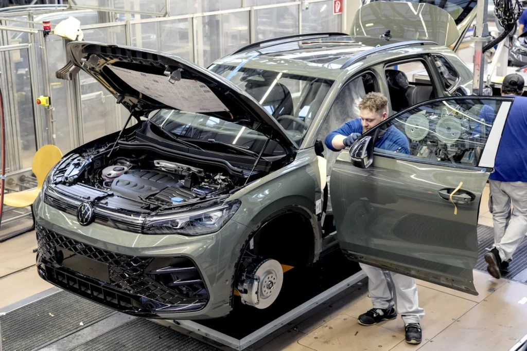 Kokius automobilius verta rinktis Lietuvoje 2026 metais 2 volkswagen automobiliu gamykla vidaus degimo varikliai